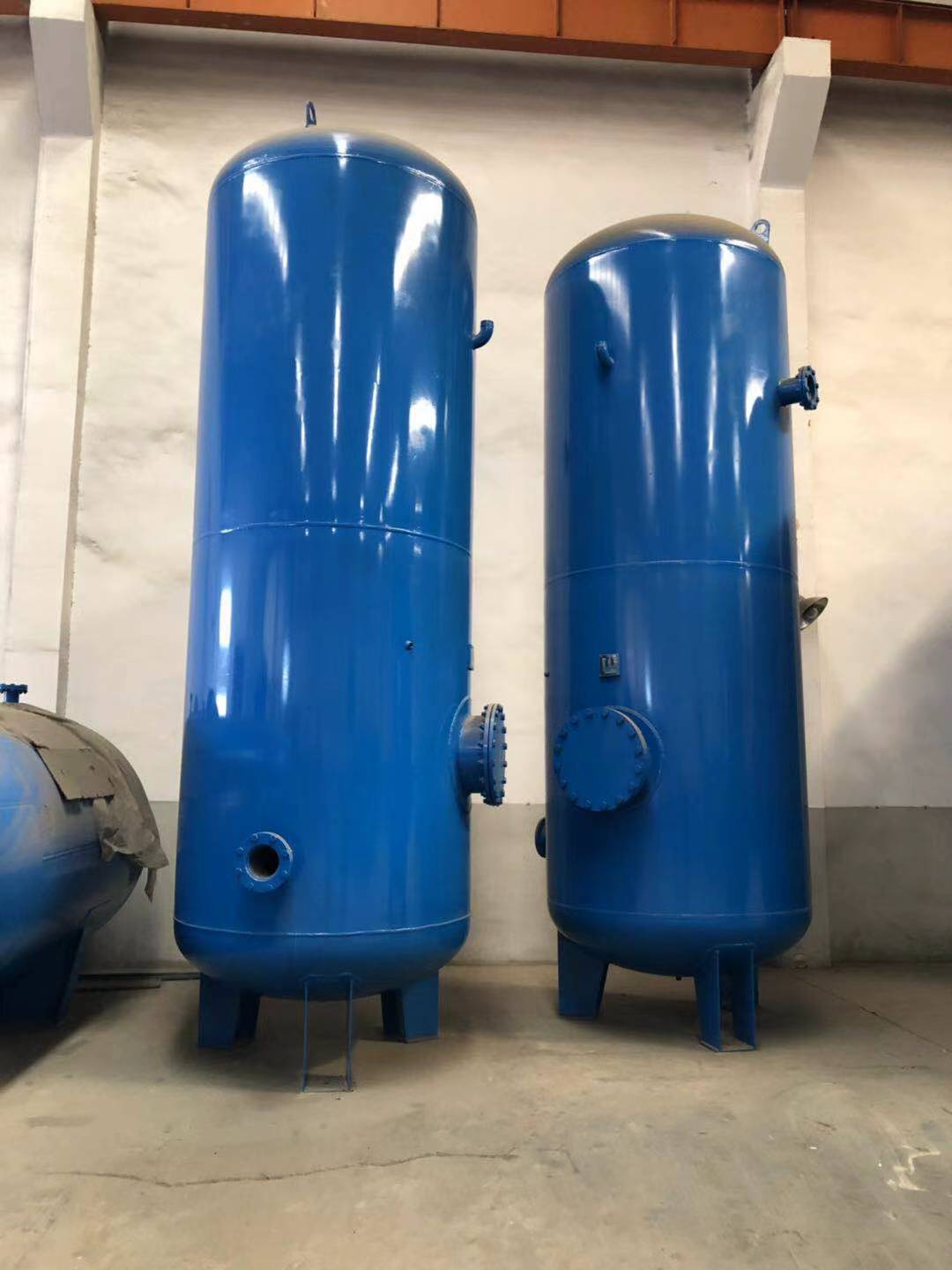 <strong>空壓機，儲氣罐，噴砂機</strong>