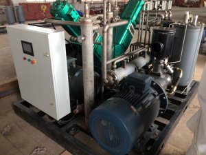 <strong>無(wú)油空壓機(jī)01</strong>